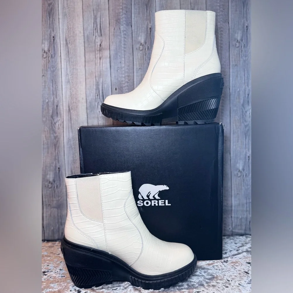 SOREL Ona Ave Wedge Boot in Chalk. Size 9 - Picture 3 of 13